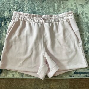 NWT Lululemon Softstreme High-Rise Short 4”